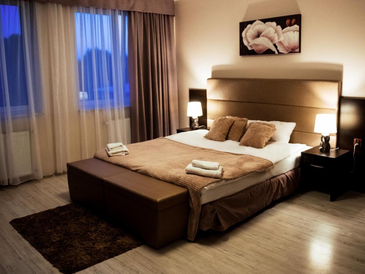 Hotel Feniks Gniezno Kültér fotó