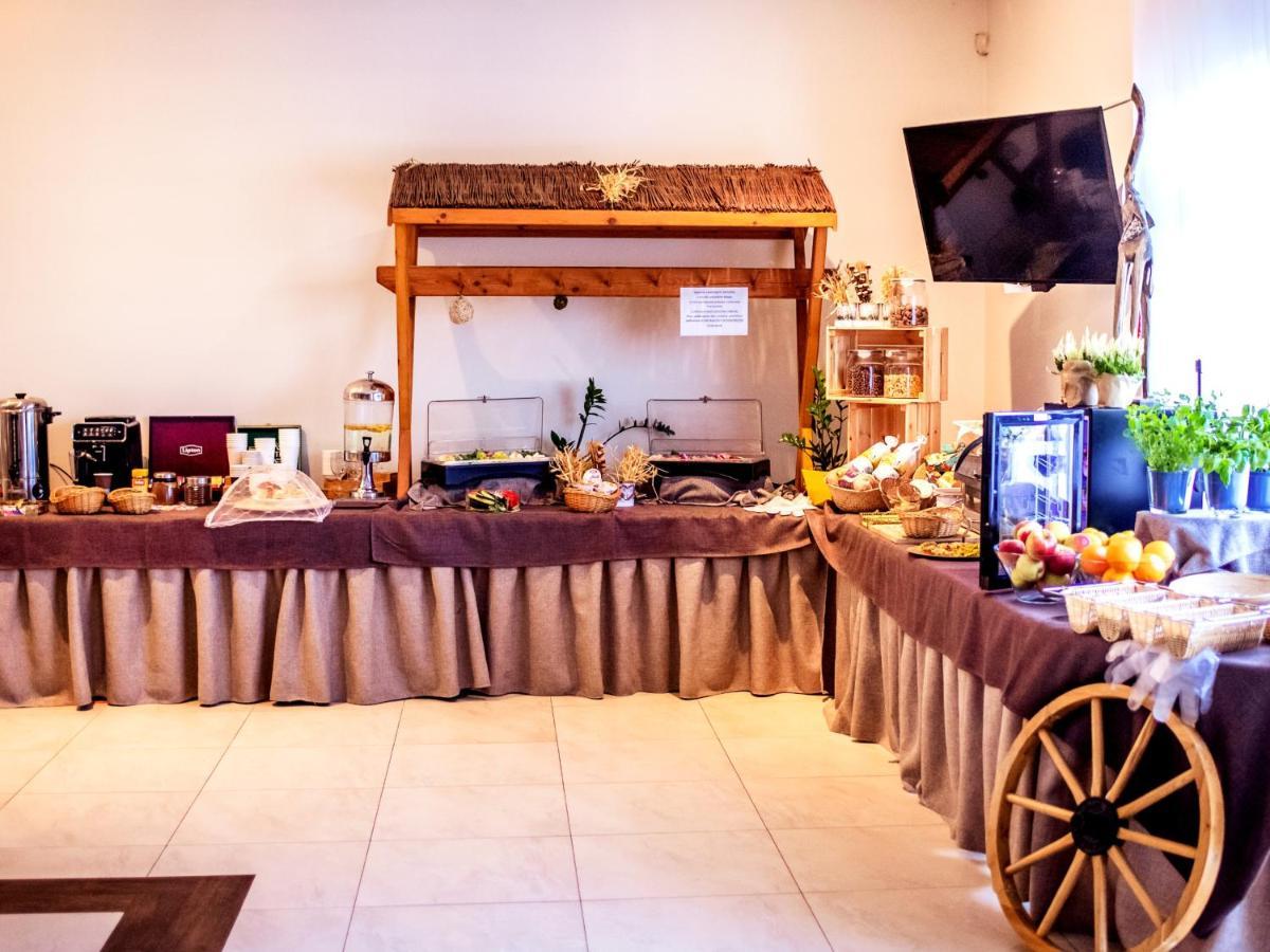 Hotel Feniks Gniezno Kültér fotó