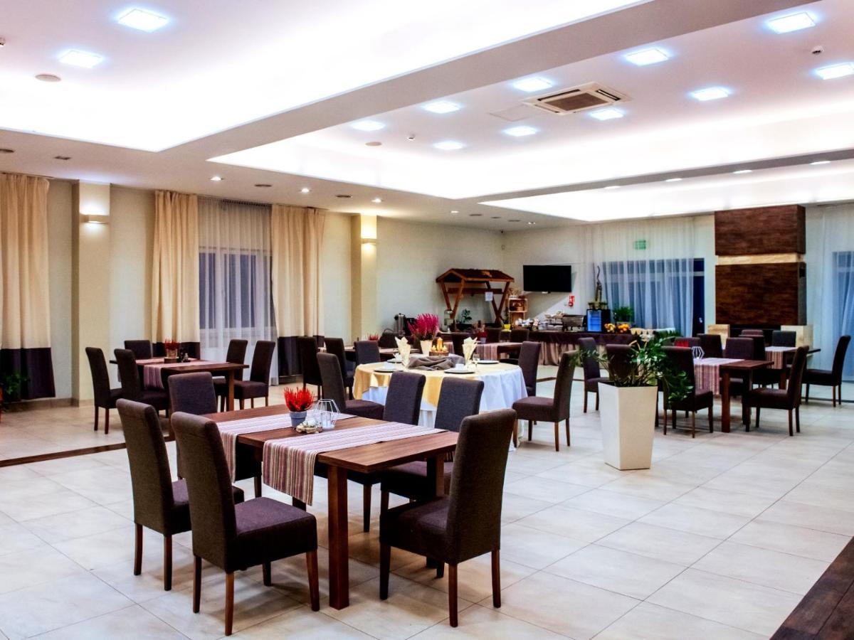 Hotel Feniks Gniezno Kültér fotó
