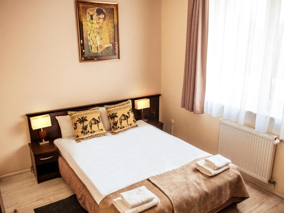 Hotel Feniks Gniezno Kültér fotó