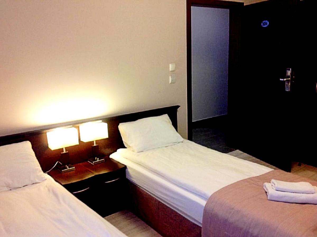 Hotel Feniks Gniezno Kültér fotó