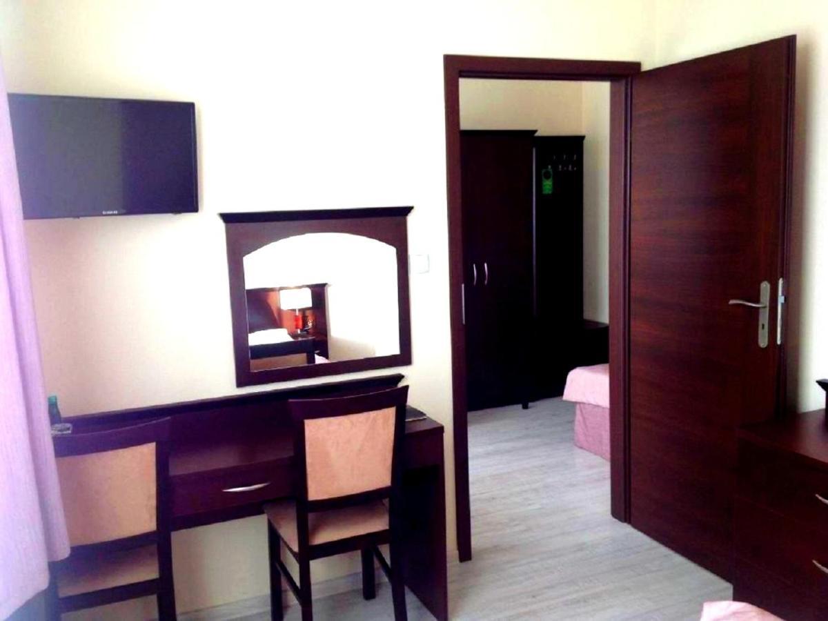 Hotel Feniks Gniezno Kültér fotó