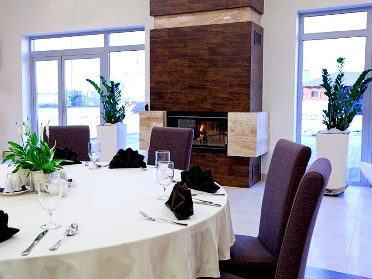 Hotel Feniks Gniezno Kültér fotó
