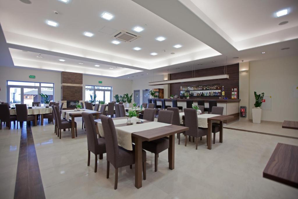 Hotel Feniks Gniezno Kültér fotó